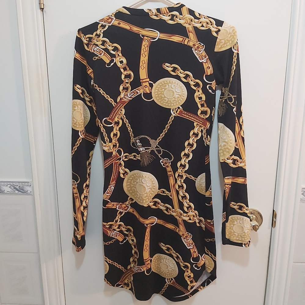 Revamped Chain Print Longsleeved Dress Size Medium (M) - Picture 3 of 4
